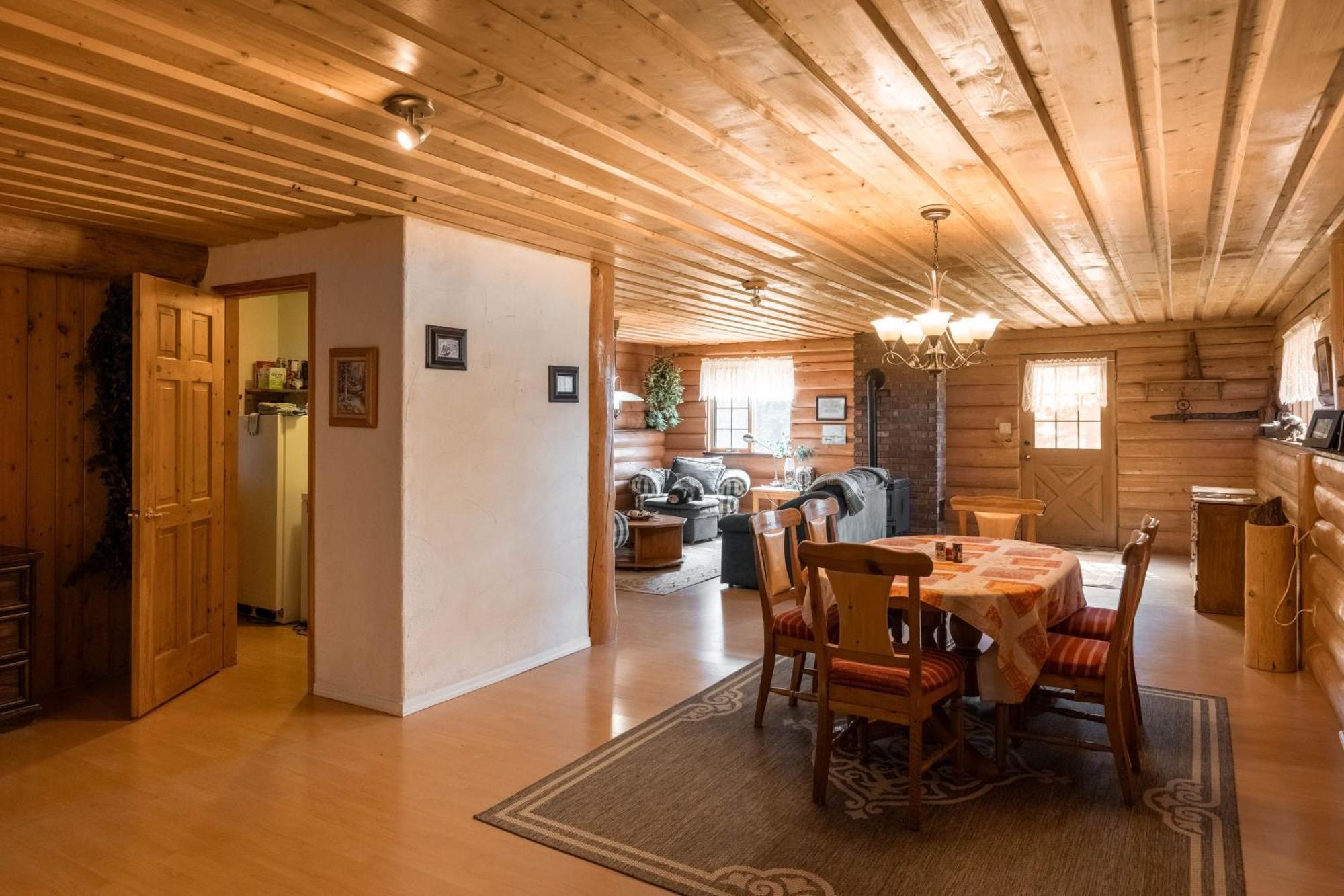 Bridge Lake Beaver Guest Ranch מראה חיצוני תמונה
