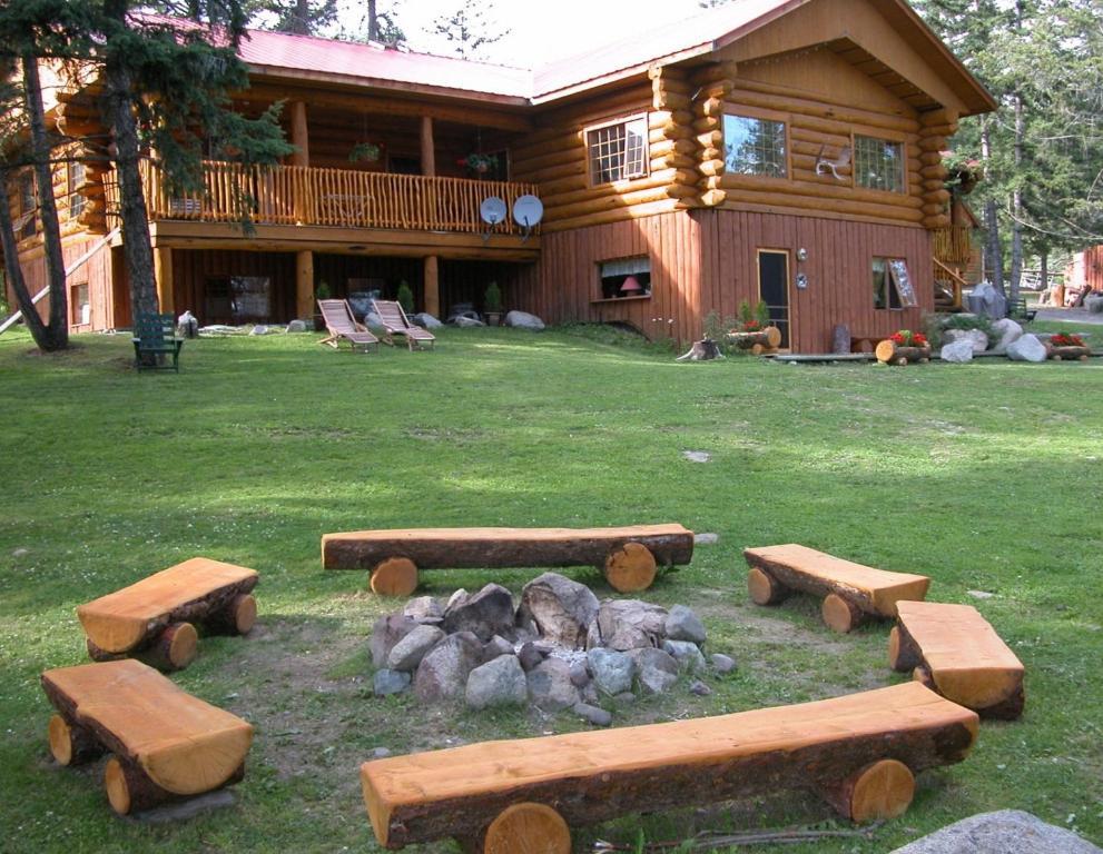 Bridge Lake Beaver Guest Ranch מראה חיצוני תמונה