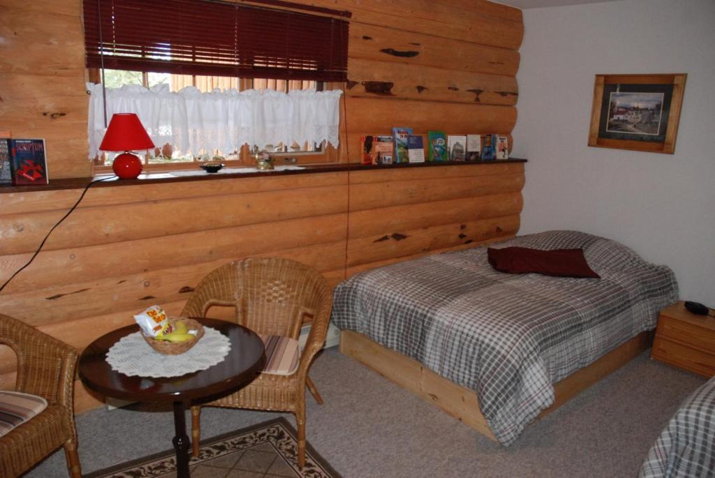 Bridge Lake Beaver Guest Ranch חדר תמונה